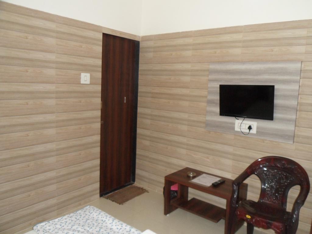 Hotel Madhusudan Dwārka Kamer foto
